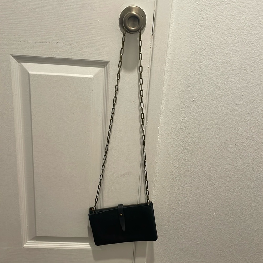Madewell black bag w/ gold chain strap